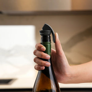 Zyliss Easy Seal bottle stopper long lever handle locking in place