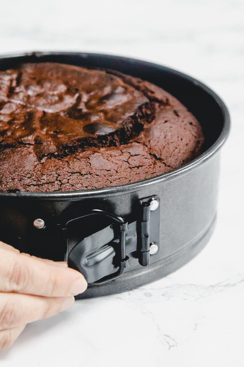 MasterCraft Springform Round Cake Pan 20x7cm Non-Stick - loose base removed from pan