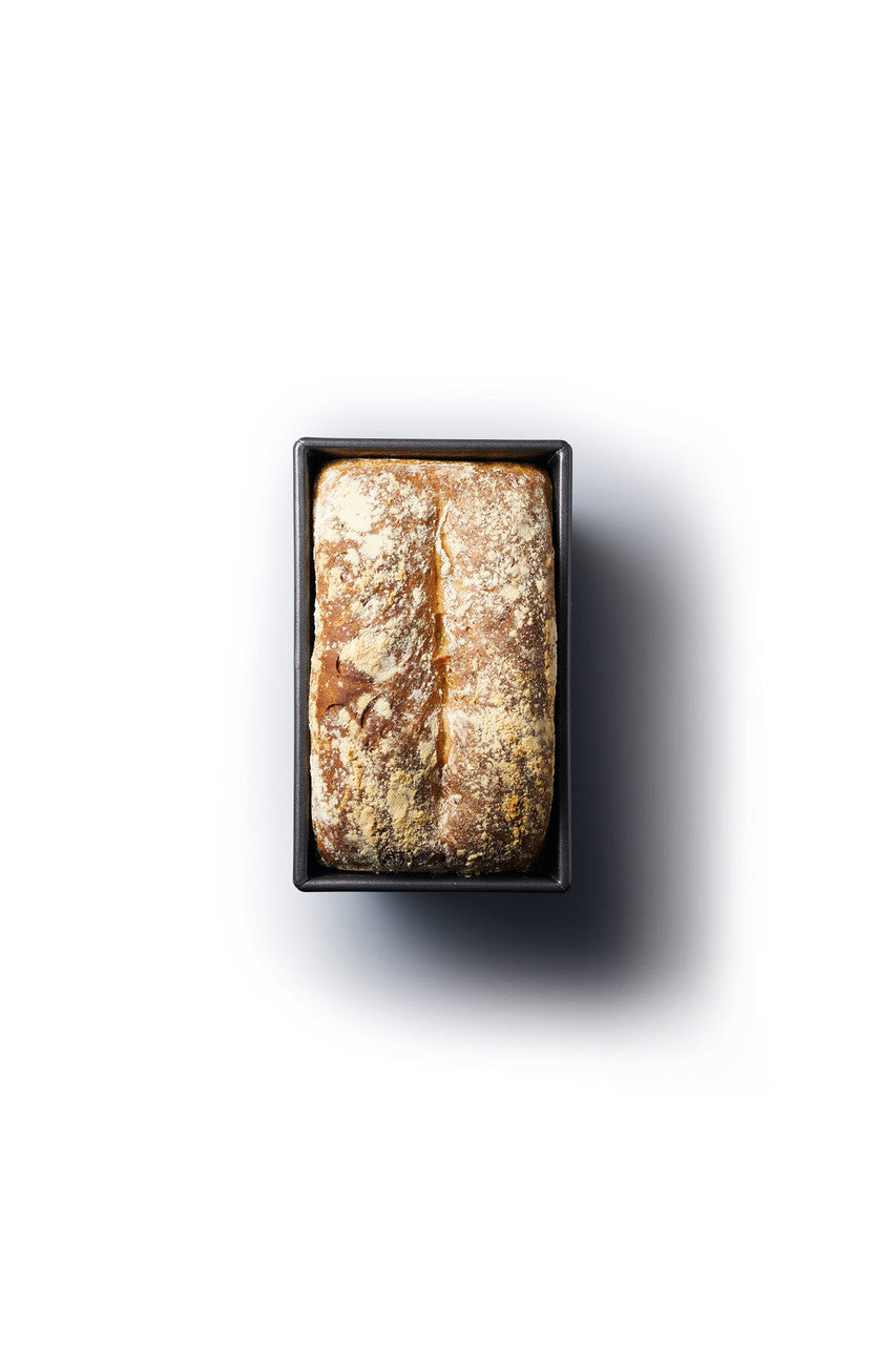 MasterCraft loaf pan detail view — Quantum II coating
