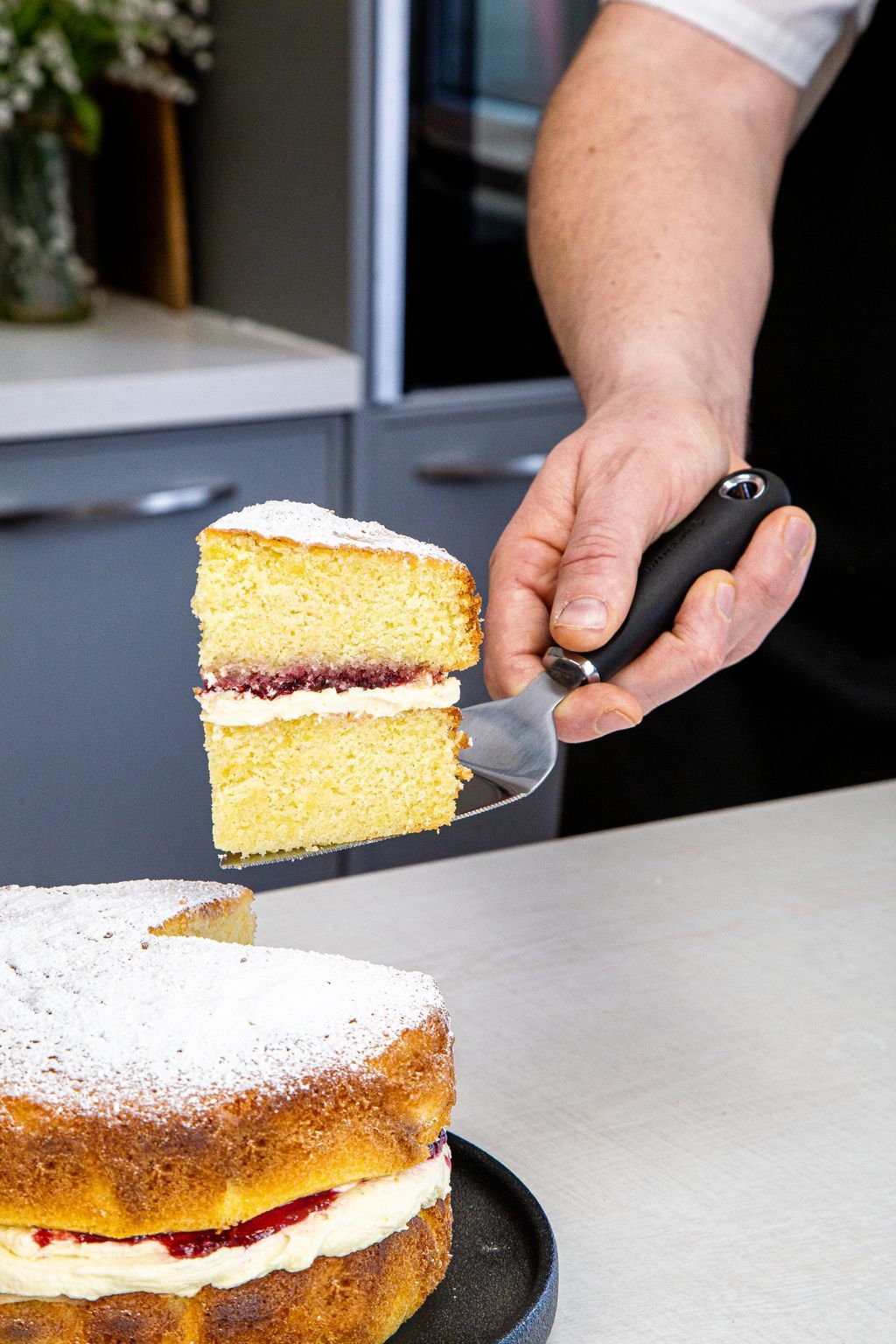 Cake Slicer - Soft Grip