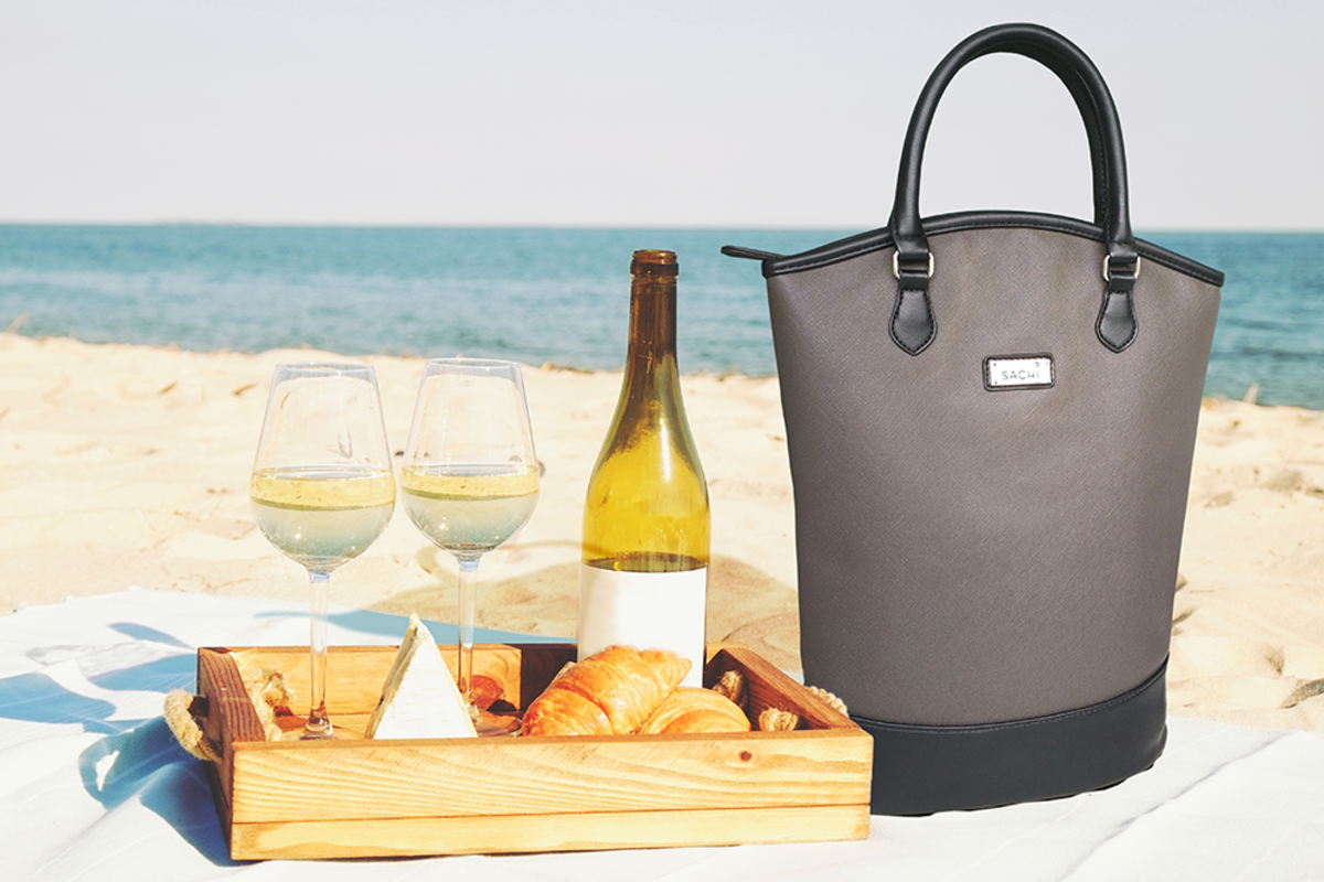 Sachi Insulated Wine Purse - Quilted - Black