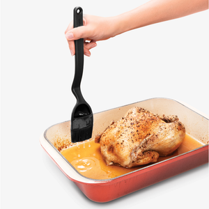 Dreamfarm Brizzle Black - silicone basting brush bent shape