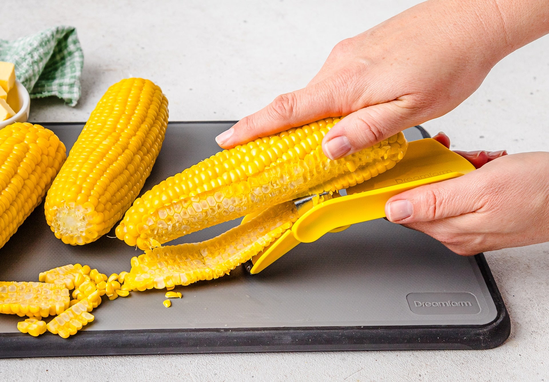 Folding Corn Peeler - Dreamfarm
