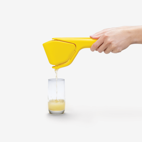 Fluicer Easy Squeeze Citrus Juicer - Lemon - Dreamfarm