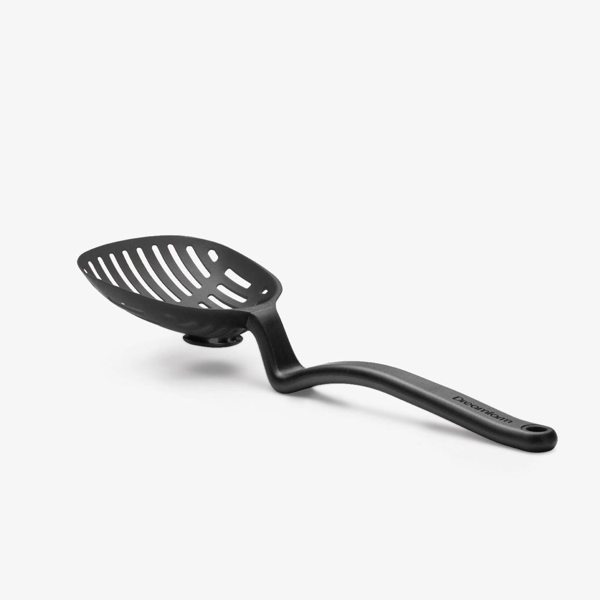Dreamfarm Big Lestrain Black - scoop strainer in use