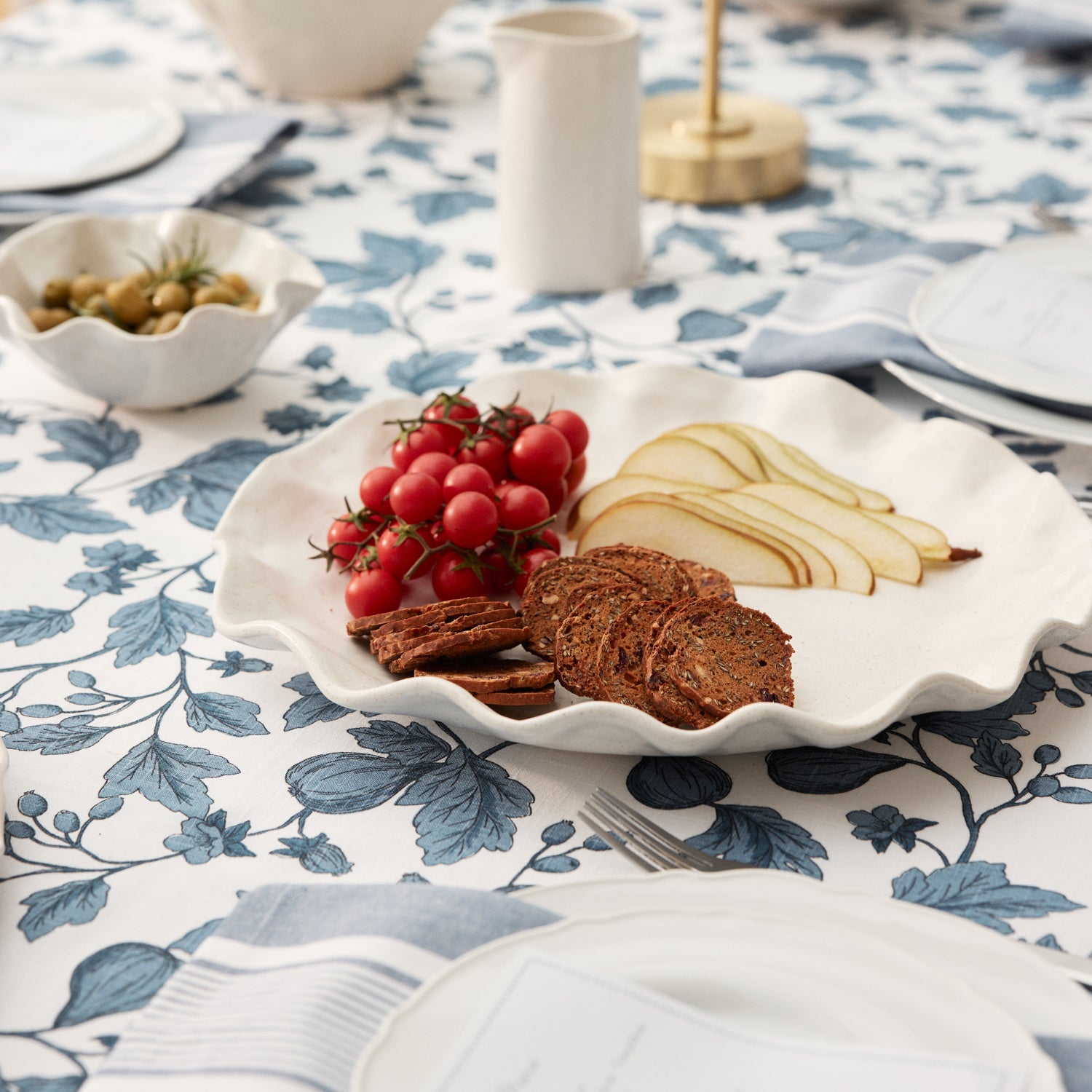 Serving Platter D36x5cm – Sullivan White Wavy - view 2