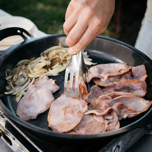 Solidteknics AUS-ION 30cm Bigga Pan angled view wrought iron skillet