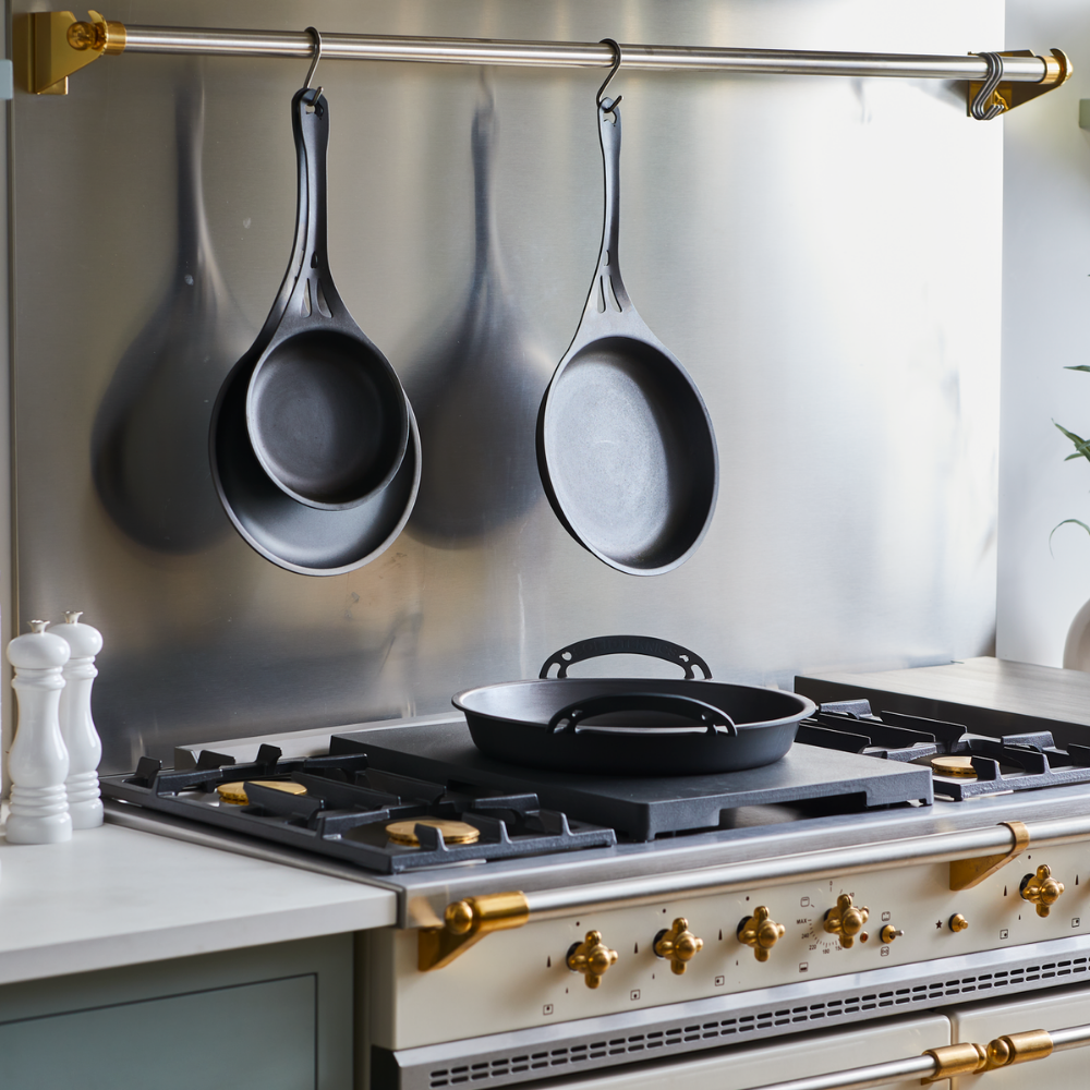 Solidteknics AUS-ION 30cm Bigga Pan specifications wrought iron skillet
