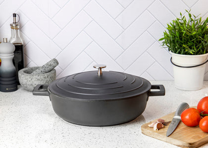 Mastercraft Cast Aluminium Shallow Casserole Dish 28cm Black - view 3