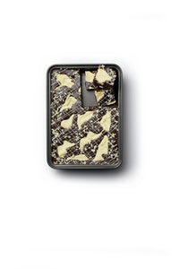 MasterCraft Brownie Pan 34x20x4cm Non-Stick - close-up of pan corner and coating