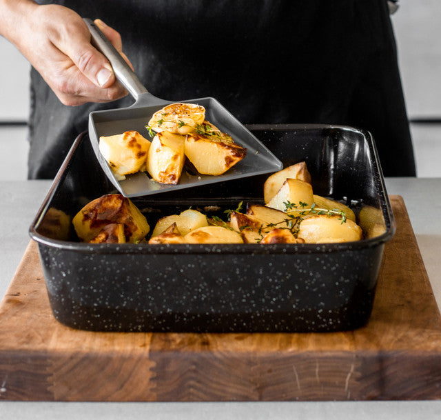 MasterCraft Pro Vitreous Enamel Roasting Pan - 40x28x7.5cm