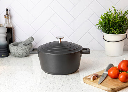 Mastercraft Cast Aluminium Casserole Dish 20cm Black - view 5