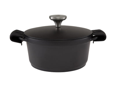 Maxwell & Williams Cast Lite Casserole 20cm Black - induction non-stick cookware