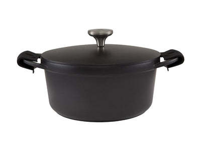 Maxwell & Williams Cast Lite Casserole 24cm Black - induction non-stick cookware
