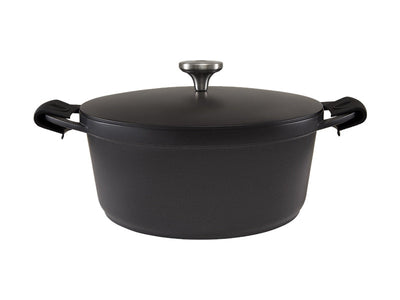 Maxwell & Williams Cast Lite Casserole 28cm Black - induction non-stick cookware